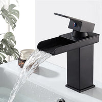 Griferia Mezclador monomando Negro Tipo cascada